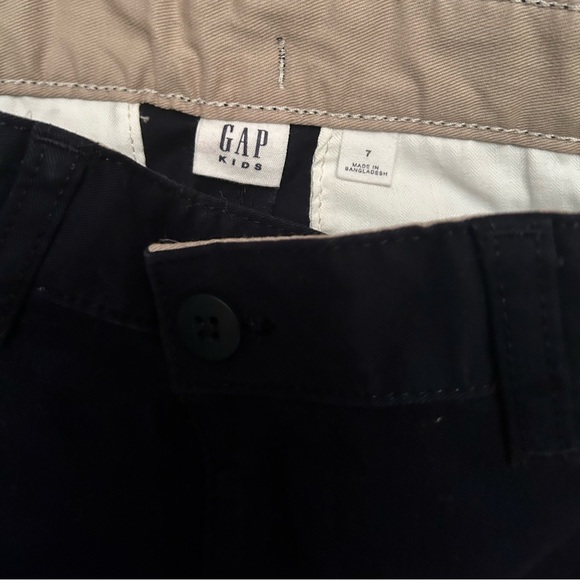Gap Kids Black Flat Front Shorts Size 7 - Picture 3 of 4